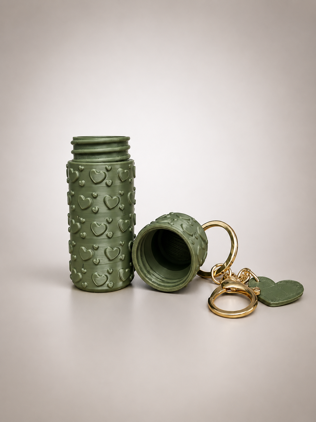 Cute Heart Pattern Lipstick Holder Keychain – Army Green Lip Balm & Cosmetic Case
