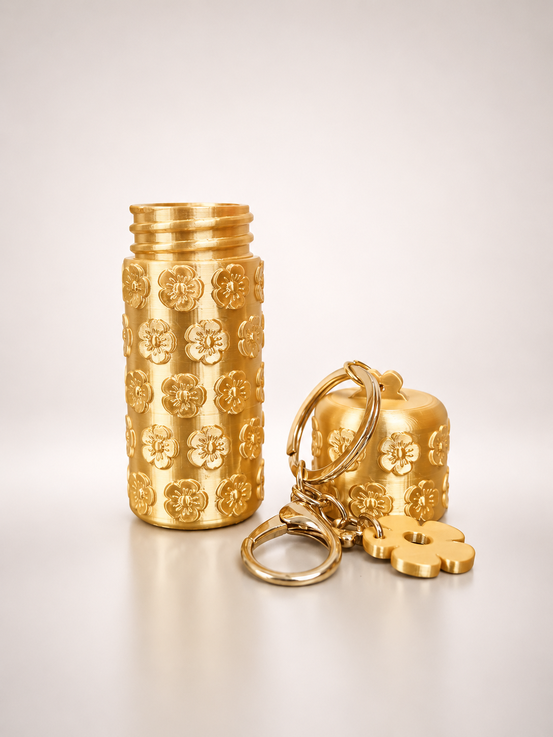 Flower Lipstick Holder Keychain – Portable Cosmetic Holder for Purse & Bag
